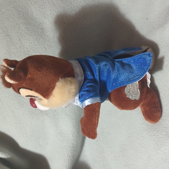 Disneyland exclusive Chip n Dale 9 inch plush - Picture 4 of 6